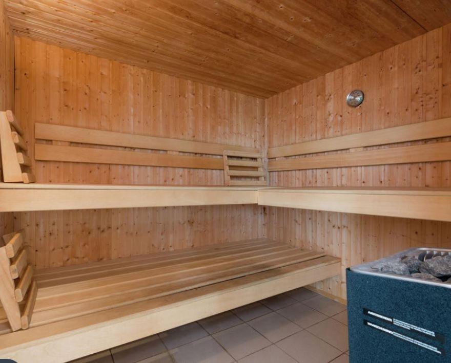 Villa Du bonheur met Sauna en Jacuzzi Somme-Leuze Extérieur photo